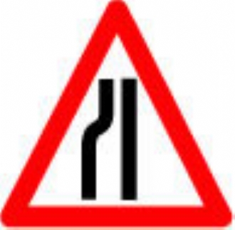 road narrows 